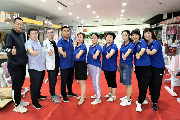 鄂尔多斯快猫成人短视频18周年庆爆破活动，4天售出97套快猫最新网址椅！
